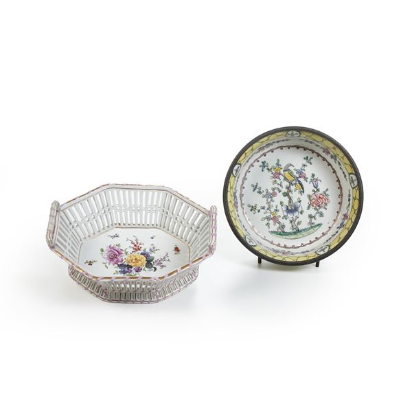 Un cestino e una bacinella. Berlino e probabilmente Francia, XIX secolo.