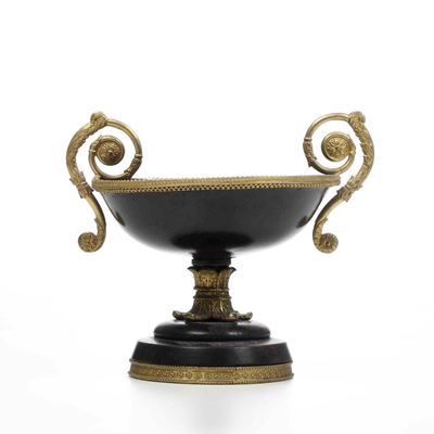 Alzata in Legno Ebanizzato e Bronzo Dorato. XIX-XX Secolo