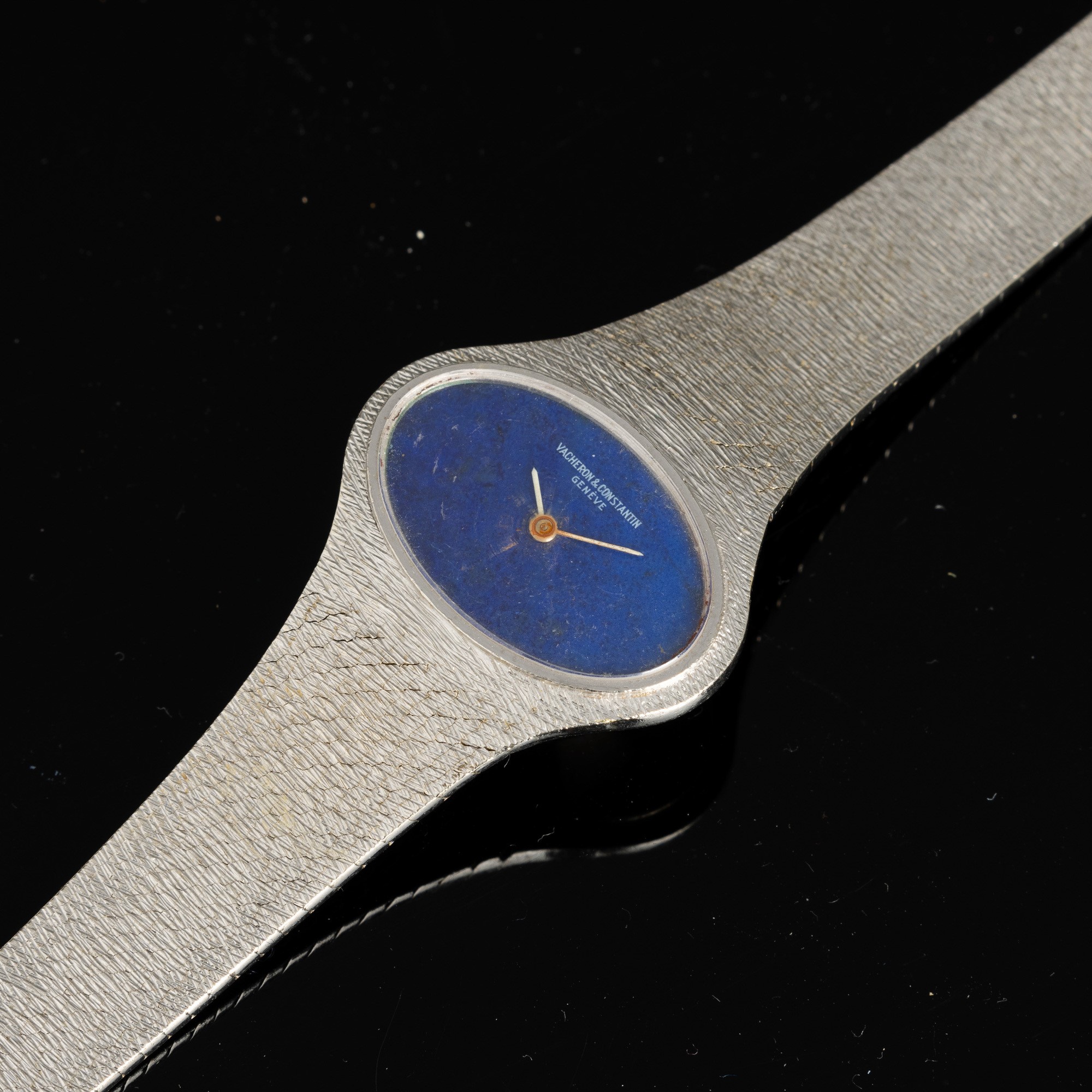 Vacheron & Constantin - Orologio di Forma Ovale Orizzontale in Oro Bianco 18k con Bracciale Integ...