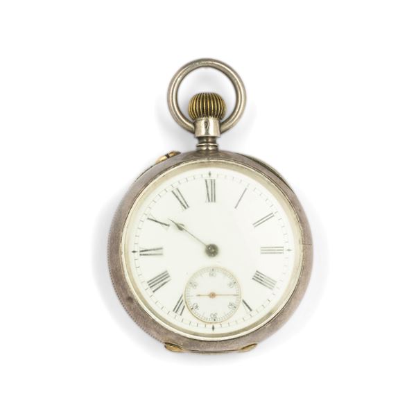 Orologio da tasca in argento con cassa decorata con monogramma, quadrante smalto bianco con numeri Romani<BR>45 mm