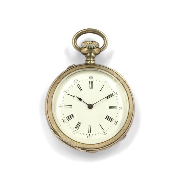 Orologio da collo da donna in argento, quadrante smalto bianco con numeri Romani, movimento con scappamento a cilindro<BR>35,5 mm<BR>