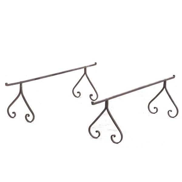 Coppia di supporti in ferro battuto