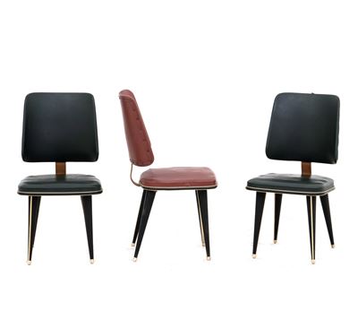 Tre sedie, struttura in legno e rivestimento in pelle, Italia, XX secolo