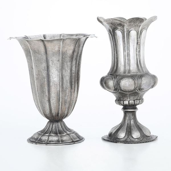 ﻿﻿﻿Due vasi diversi. Differenti manifatture italiane del XX secolo