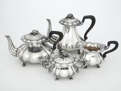 Servizio da Tè e Caffè. Argenteria Artistica Italiana del XX Secolo