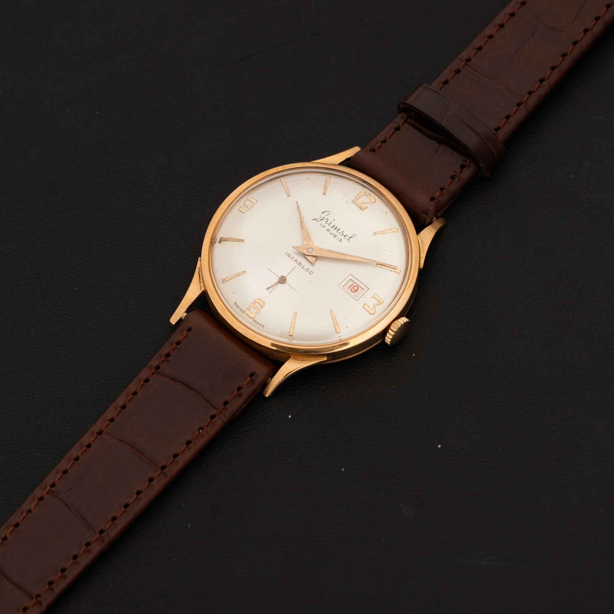 Grimsel - Solo Tempo in Oro 18k, Carica Manuale con Datario, Quadrante Argentè Indici Applicati, ...