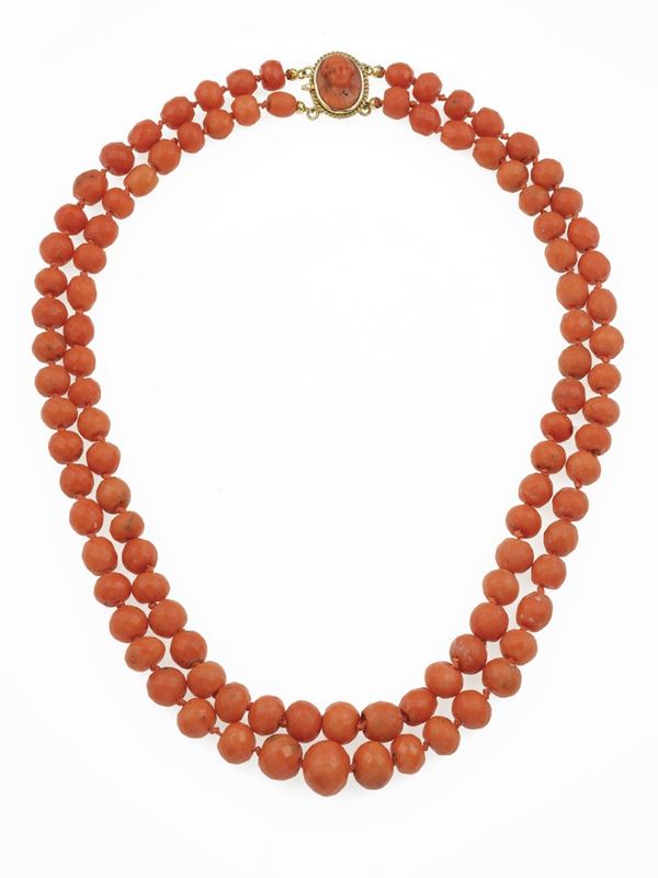 Collana a due fili di corallo mediterraneo