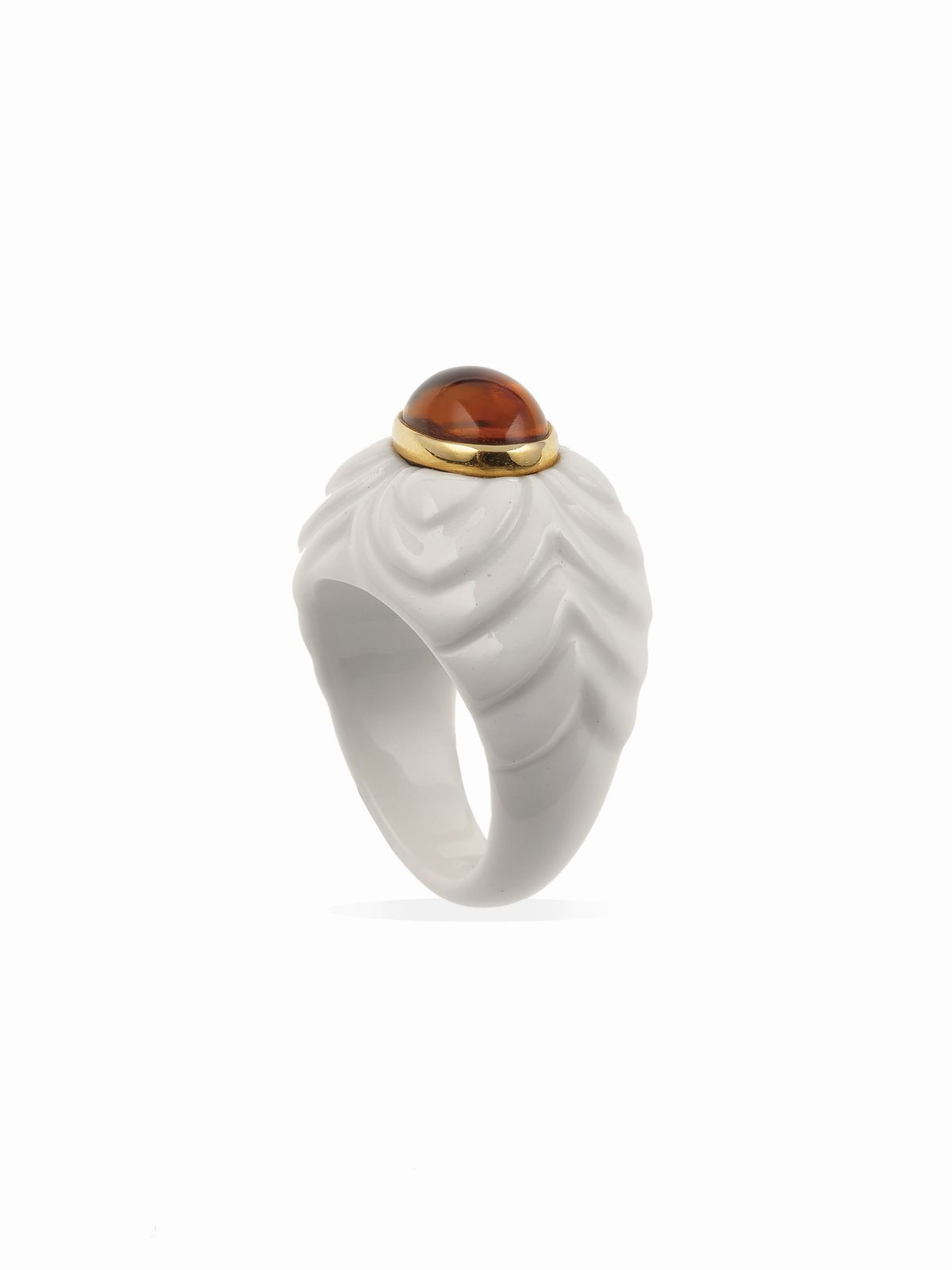 Bulgari, Anello “Chandra” con quarzo citrino in montatura in ceramica e oro giallo 750/1000