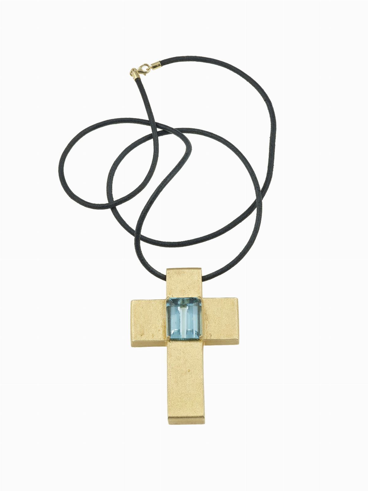Gai Mattiolo, Pendente “croce” con acquamarina, montatura in oro giallo 750/1000