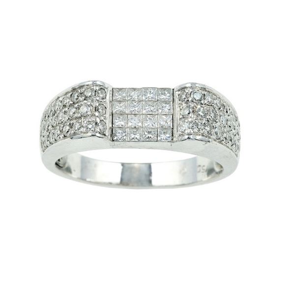 Anello con diamanti