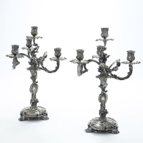 Coppia di candelabri a quattro fiamme. XVIII secolo