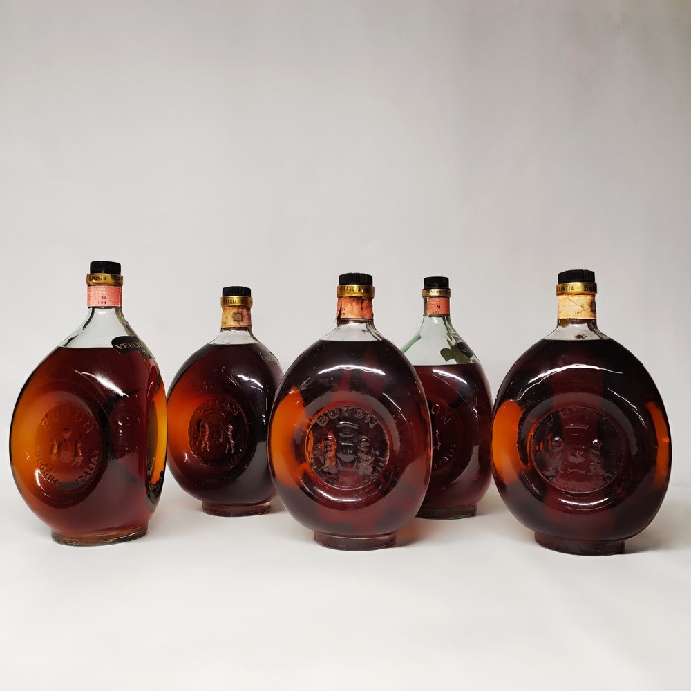 Buton Vecchia Romagna Etichetta Nera, Brandy