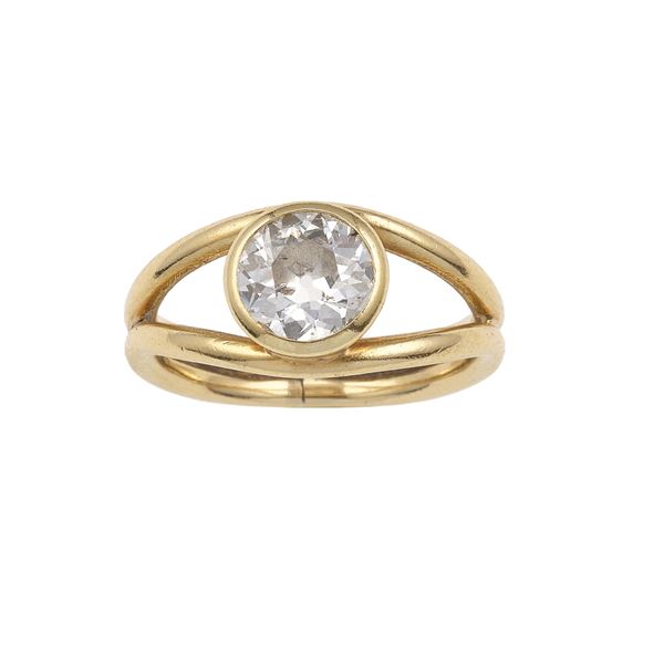 Old-cut diamond and gold ring