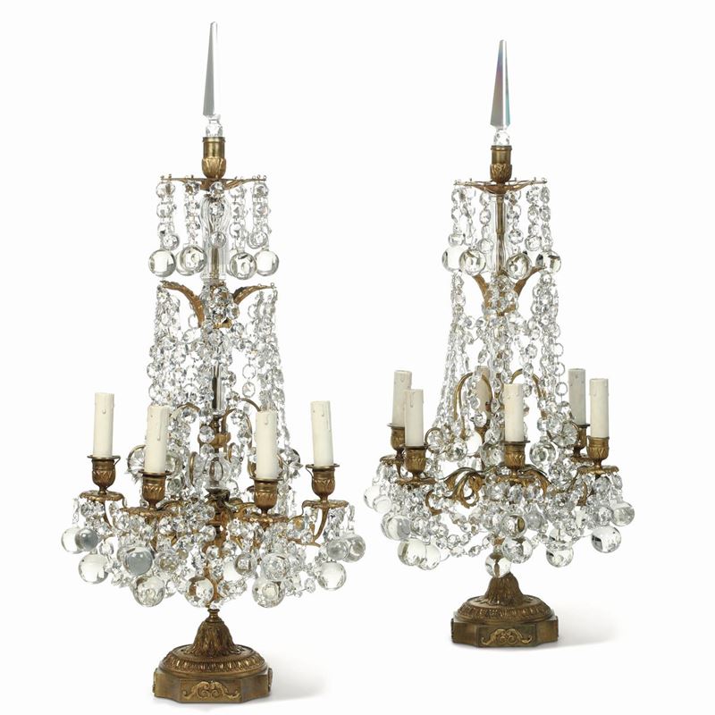 Coppia di girandole a sei luci in bronzo dorato e cristalli. XIX-XX secolo  - Asta Dimore Italiane - Cambi Casa d'Aste