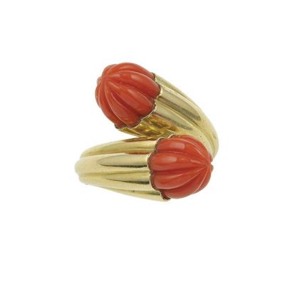 Anello in oro 750/1000 con corallo inciso e contrariè