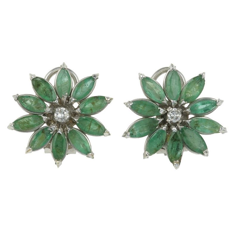 Pair of emerald and diamond ear clips  - Auction Jewels - Cambi Casa d'Aste