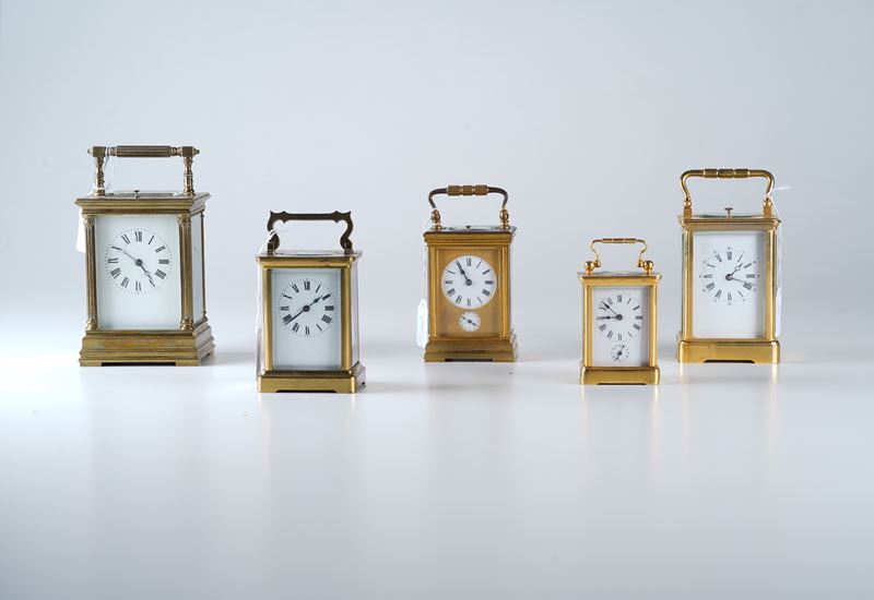 5 cappuccine, una con suoneria ore e quarti. Provenienza…  - Auction Pendulum and clocks - Cambi Casa d'Aste