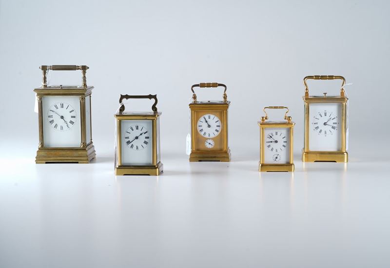 5 cappuccine, una con suoneria ore e quarti. Provenienza…  - Auction Pendulum and clocks - Cambi Casa d'Aste