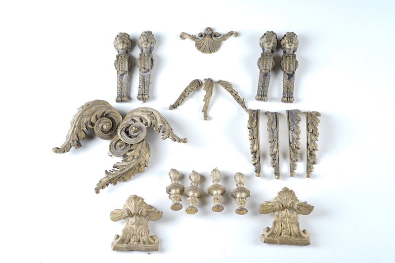 Guarnizione completa di bronzi decorativi relativi ad una pendola in stile Luigi XIV (fusione moderna)  - Auction Pendulum and clocks - Cambi Casa d'Aste