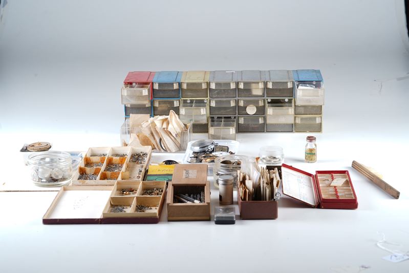 Insieme di numerosi oggetti di minuteria  - Auction Pendulum and clocks - Cambi Casa d'Aste