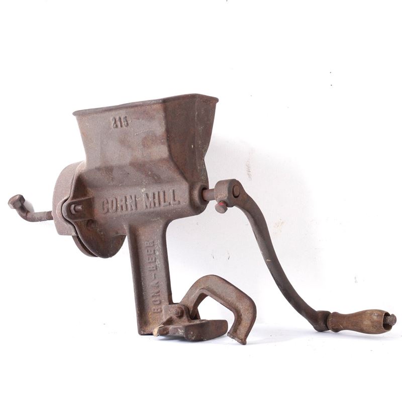 Macina in ferro con manico in legno  - Auction Antiques - Cambi Casa d'Aste