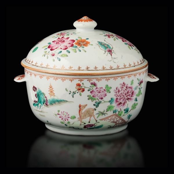 A porcelain soup tureen, China, Qing Dynasty