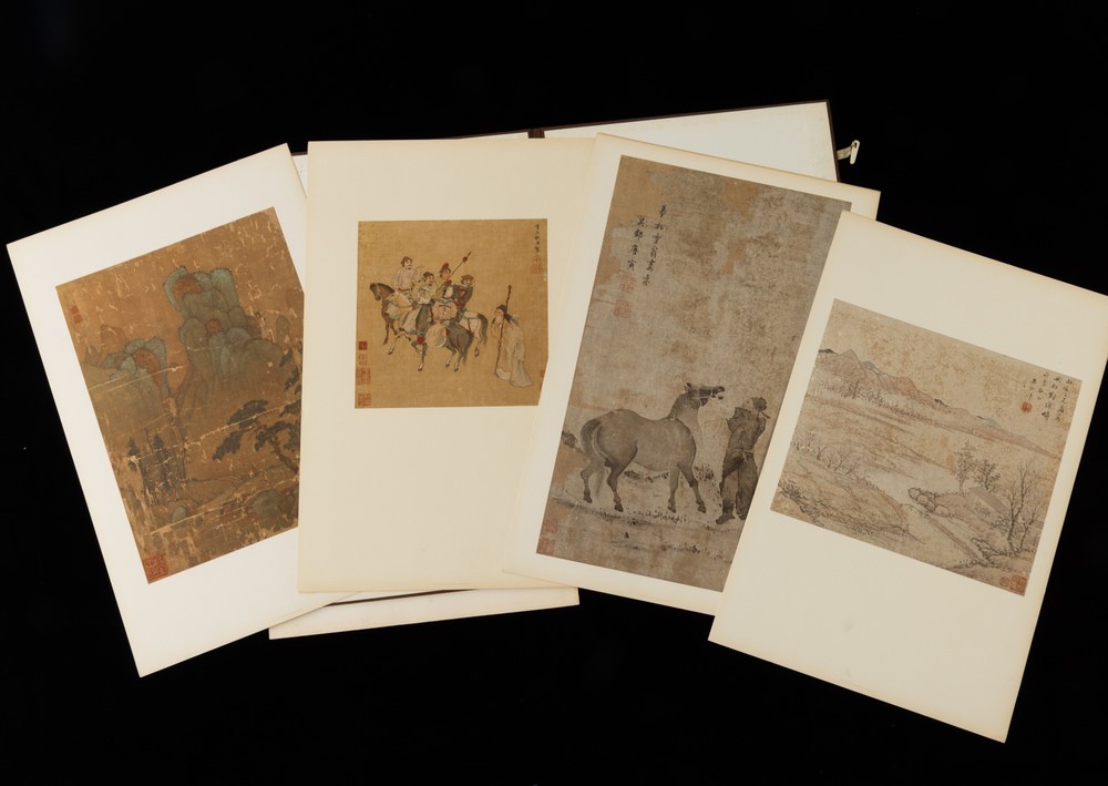 Libro contenente stampe su carta, Cina, XX secolo