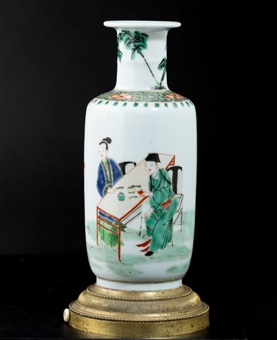 Vaso in porcellana, Famiglia Verde con scene di vita comune e decori floreali, Cina, XIX secolo