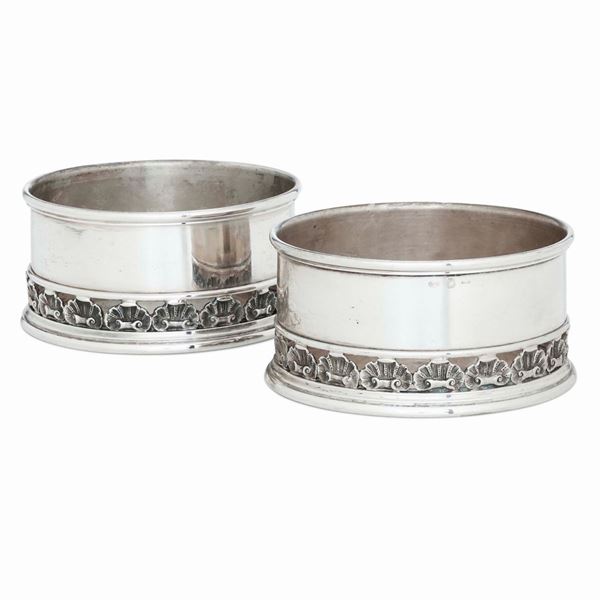 Coppia di sottobottiglie. Argenteria milanese del XX secolo, argentiere Fassi Arno