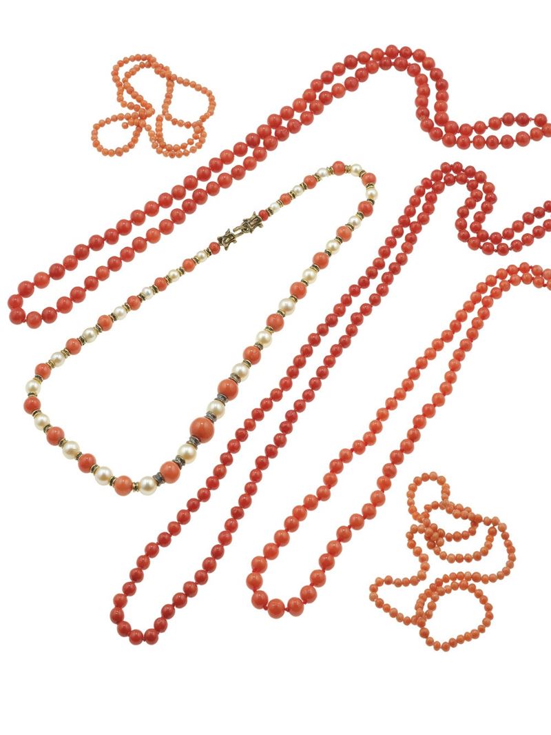 Coral necklace and five coral rows  - Auction Jewels - Cambi Casa d'Aste