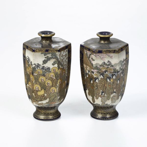 Coppia di vasi in ceramica. Giappone XX secolo