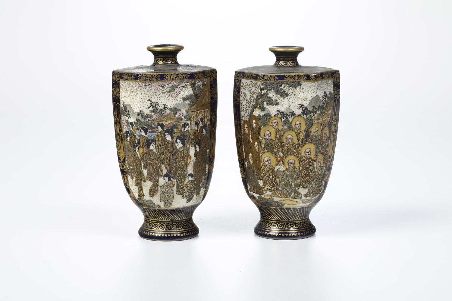Coppia di Vasi in Ceramica. Giappone XX Secolo