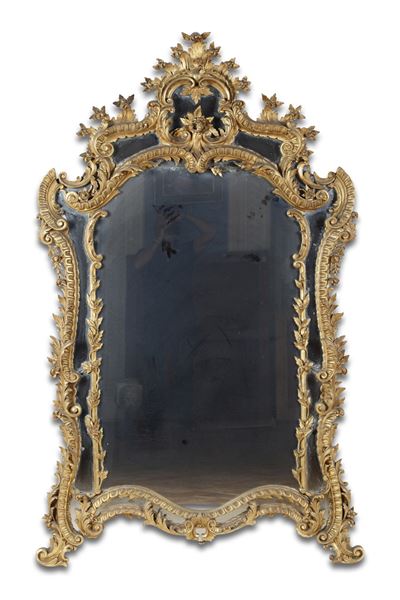 Grande Specchiera in Legno Intagliato e Dorato. XIX-XX Secolo