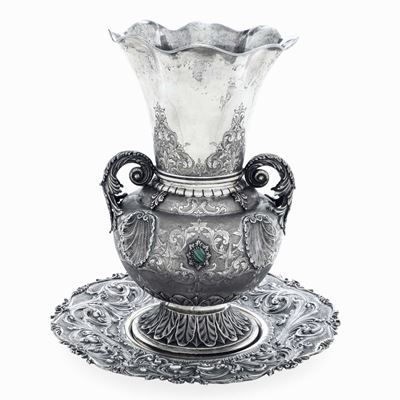 Vaso Biansato. Argenteria Artistica Milanese. Argentiere Fratelli Cacchione, Milano