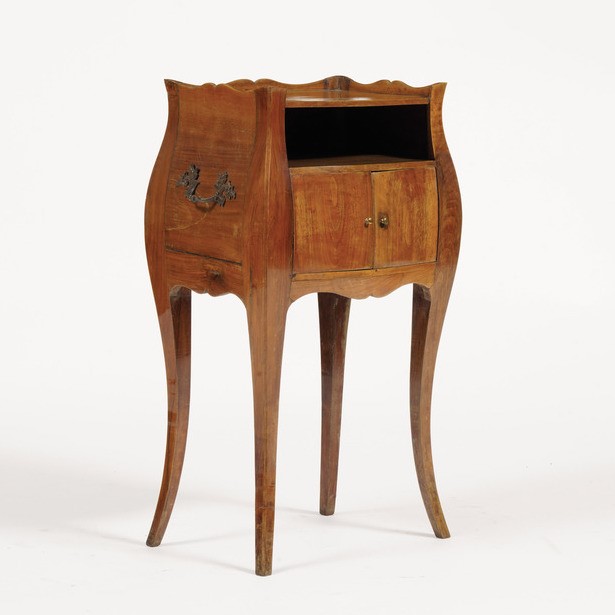 Comodino a Due Ante in Legno. XIX Secolo