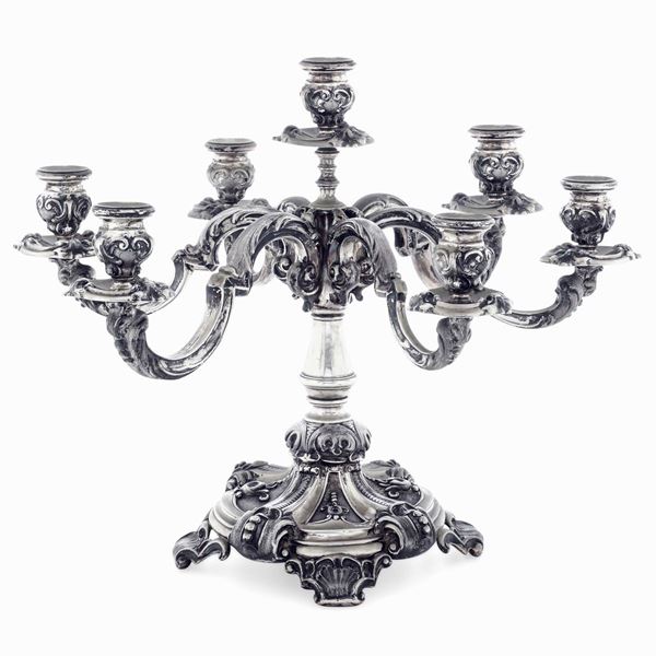 Grande candelabro centrotavola. Argenteria artistica milanese del XX secolo. Argentieri F.lli di Leone Milano