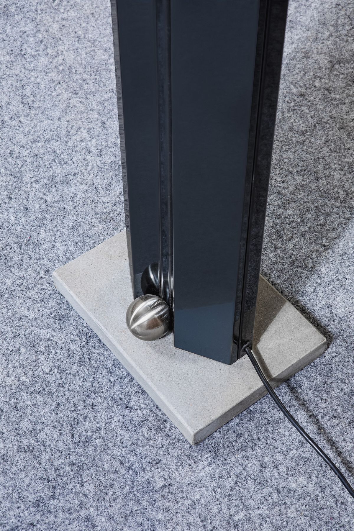 Kazuhide Takahama - Lampada da Terra Mod. Totem