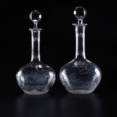 Due Bottiglie con Tappo “mimosa”.francia, Manifattura Baccarat, Inizi del XX Secolo.