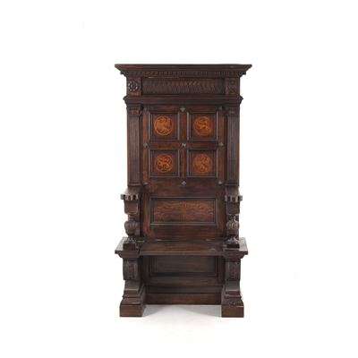 Trono in Legno Intagliato e Intarsiato. XX Secolo