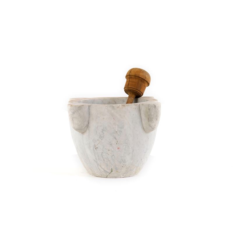 Grande mortaio in marmo con pestello in legno  - Auction Antiques - Cambi Casa d'Aste