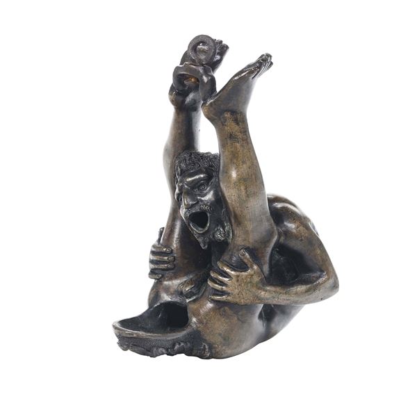 Lucerna raffigurante acrobata. Fonditore padovano, probabile XVI secolo