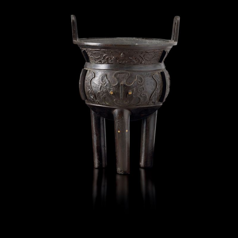 A bronze tripod censer, China, Ming Dynasty  - Auction Fine Chinese Works of Art - Cambi Casa d'Aste