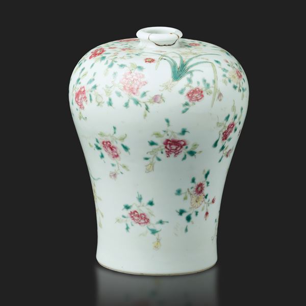 Vaso Meiping in porcellana Famiglia Rosa a decoro floreale, Cina, Dinastia Qing, epoca Guangxu (1875-1908)