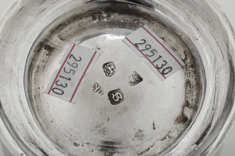 Mug. Londra 1773, Marchio Dell'argentiere Parziale di Difficile Lettura
