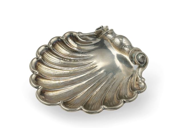 Silver shell bowl. Engraved M. Buccellati