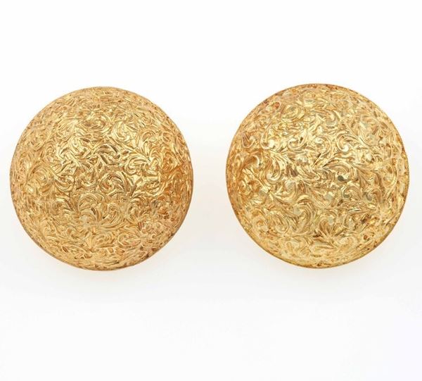 Pair of gold earrings. Signed Mario Buccellati
