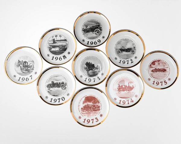 Serie completa di nove piatti