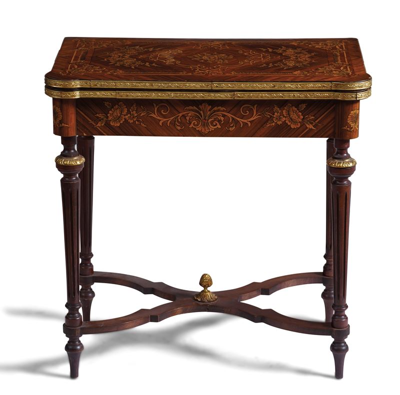 Tavolo da gioco lastronato ed intarsiato. XIX secolo  - Asta Antiquariato  - Cambi Casa d'Aste