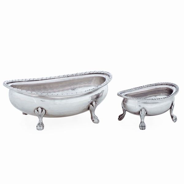 Due zuccheriere a barchetta. Argenteria artistica italiana del XX secolo