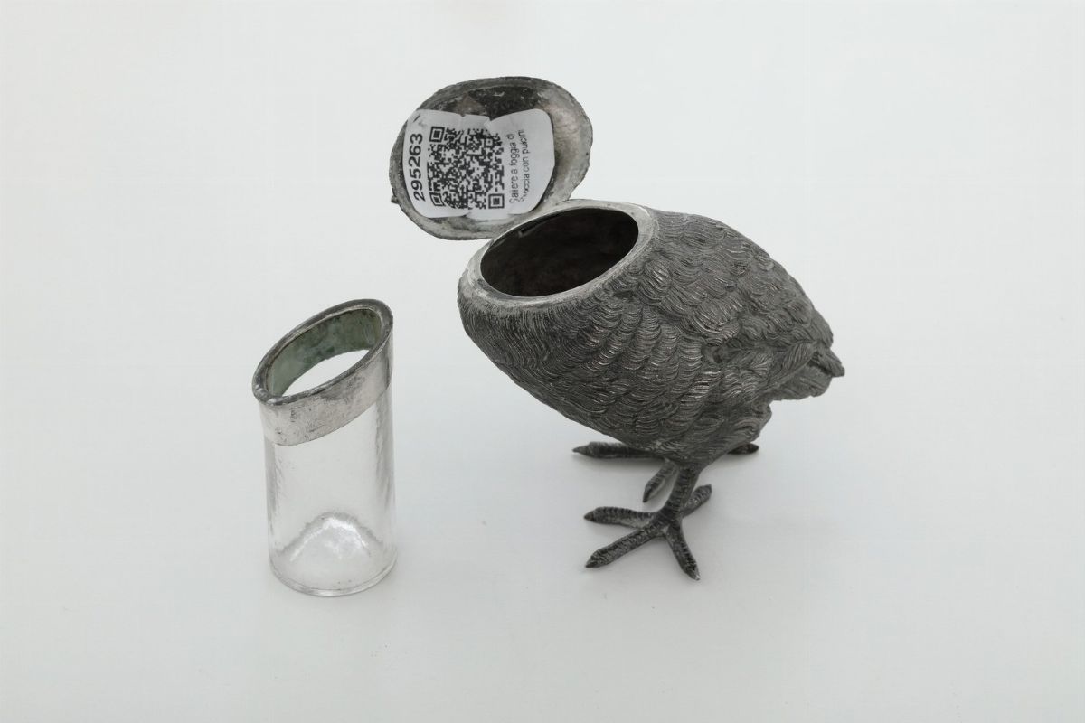 Saliera a Foggia di Quaglia con Pulcini. Argenteria Artistica Italiana del XX Secolo